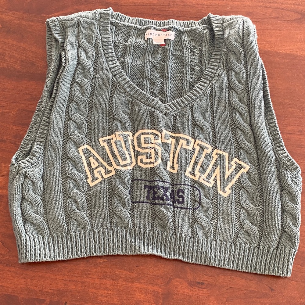 🔥Bundle 10 for $20🔥 Forever 21 Olive Cable Knit V-Neck cropped Sweater Vest
